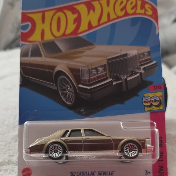 Hot Wheels '82 Cadillac Seville Die-Cast Car - Picture 4 of 8